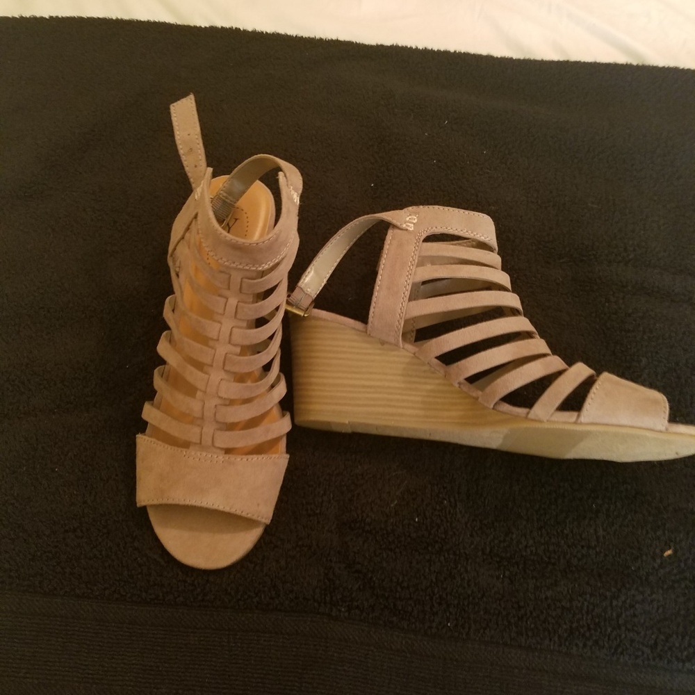 NWOT. Gladiator Wedge Sandal